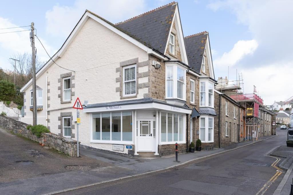 Room 2 Hotel Style Double Bedroom In Marazion Exterior photo