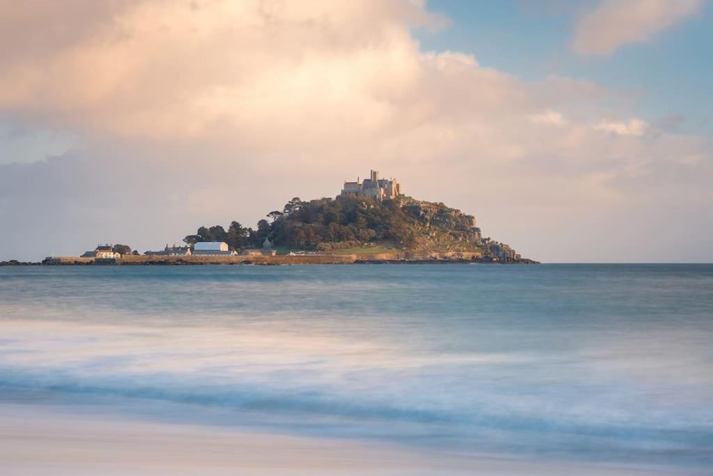 Room 2 Hotel Style Double Bedroom In Marazion Exterior photo